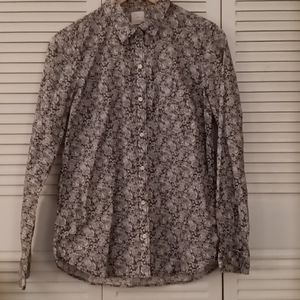 Button down fitted boyfriend,Oxford, size small, Large roses, Black, NWT